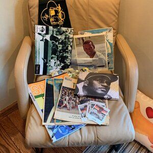 VINTAGE COLLECTION OF PITTSBURGH PIRATES MEMORABILIA, ROBERTO CLEMENTE AND MORE